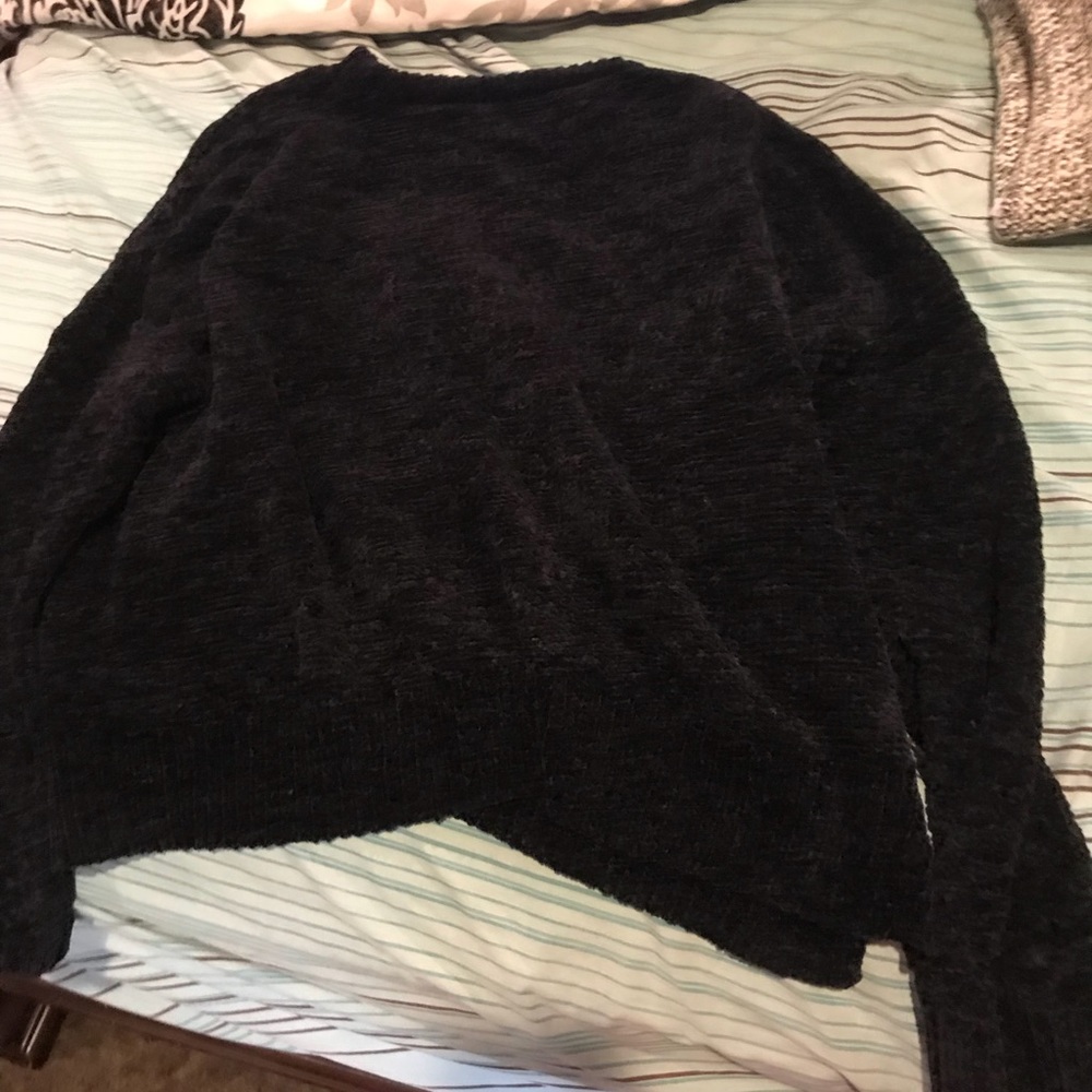 Black sweater/ shirt
